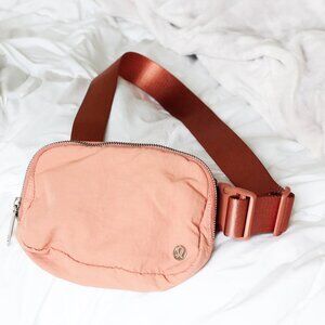 Everywhere Belt Bag
